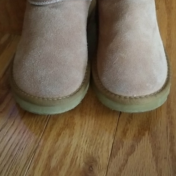 UGG BOOTS - Picture 4 of 7